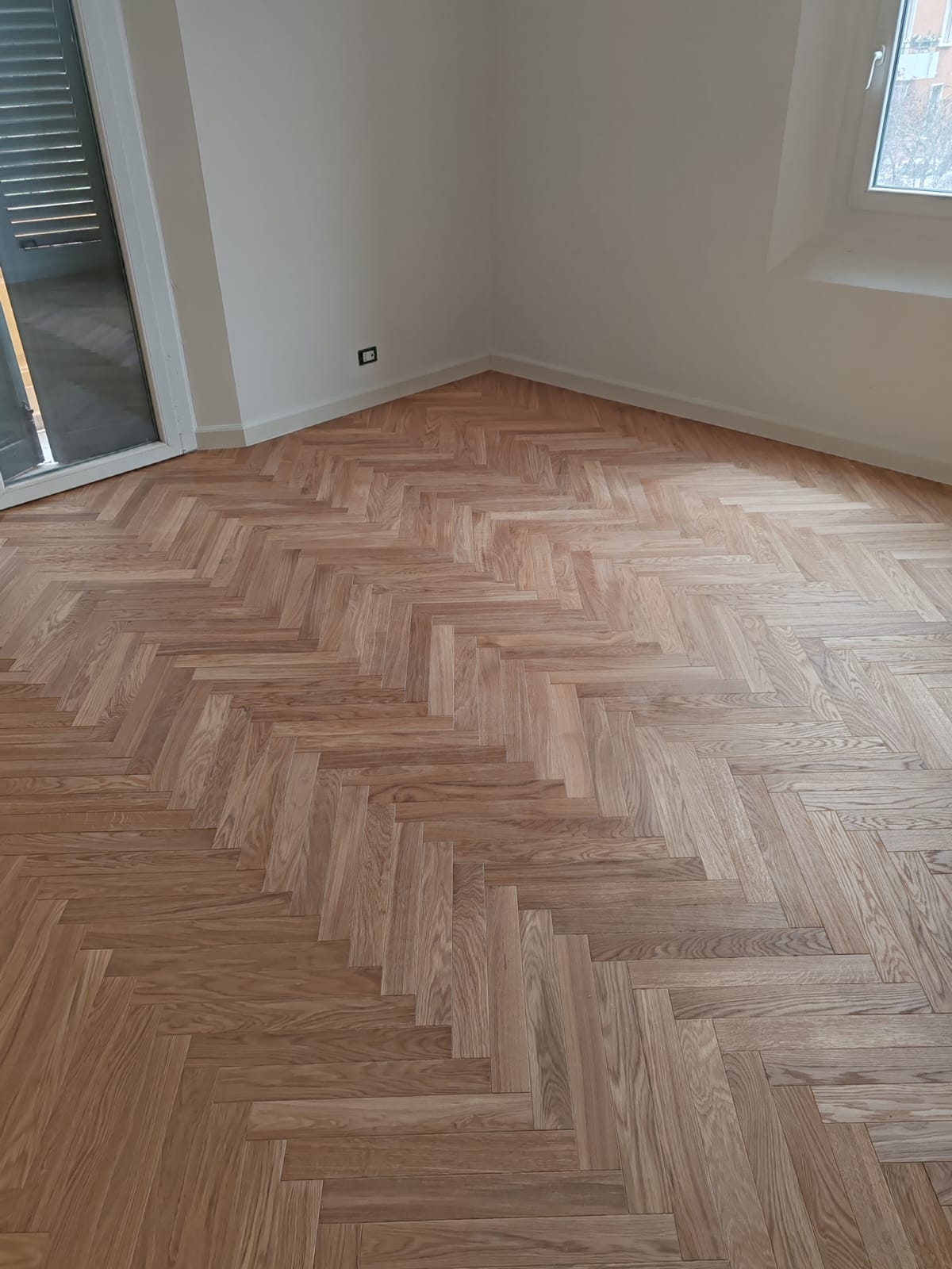 Superficie in marmo pregiato nello showroom Arketipo di Bologna